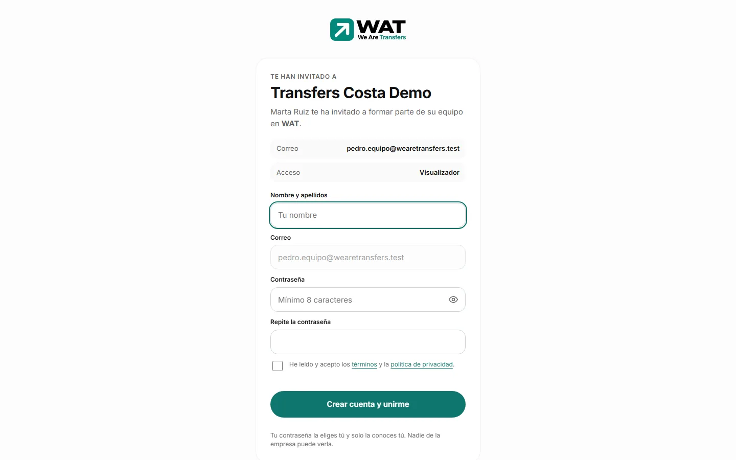 Página de invitación con el nombre de la empresa, el tipo de acceso y el formulario para crear la cuenta con el botón «Crear cuenta y unirme».