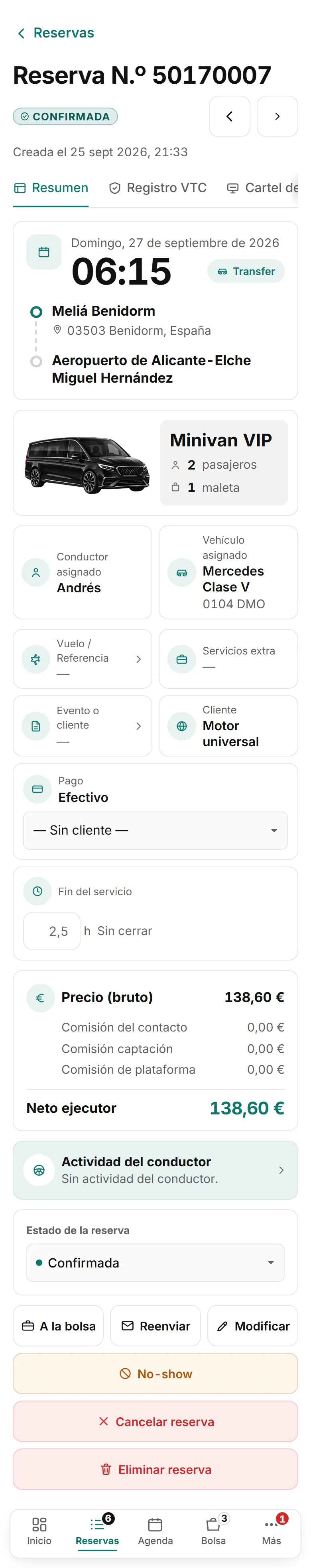 Ficha de una reserva en el móvil en una columna, con las acciones al final.
